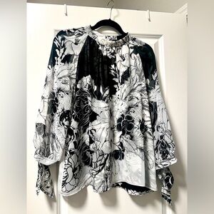 White House Black Market Elegant Black and White floral print Blouse
